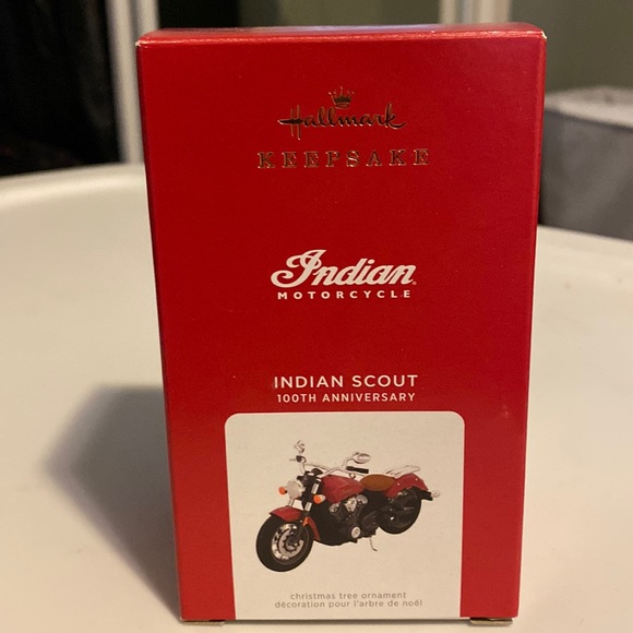 Hallmark 2021 Christmas Ornament Indian Motorcycle ‘Scout’ 100th ann edition - Picture 2 of 5